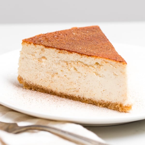 keto snickerdoodle cheesecake served