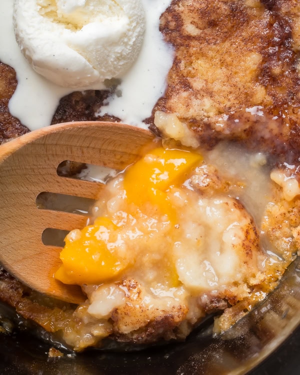 Crockpot peach cobbler