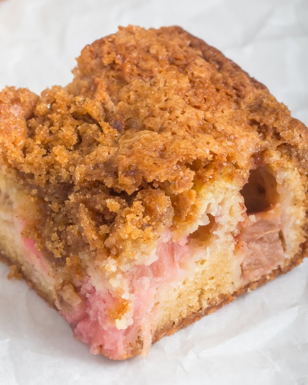 Rhubarb coffee cake