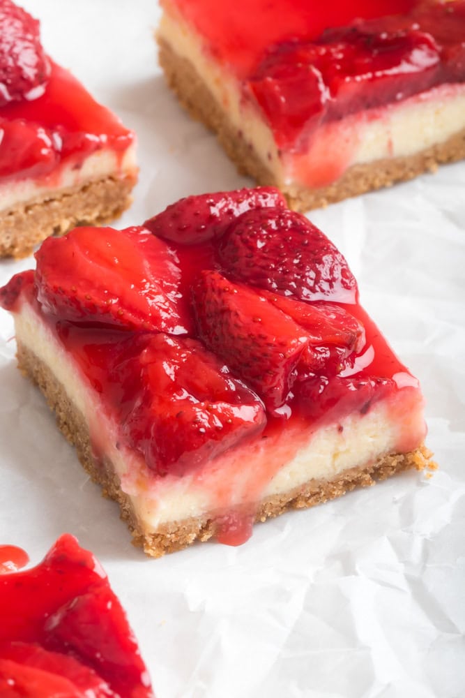 Strawberry Cheesecake Bars 1 Strawberry cheesecake bars