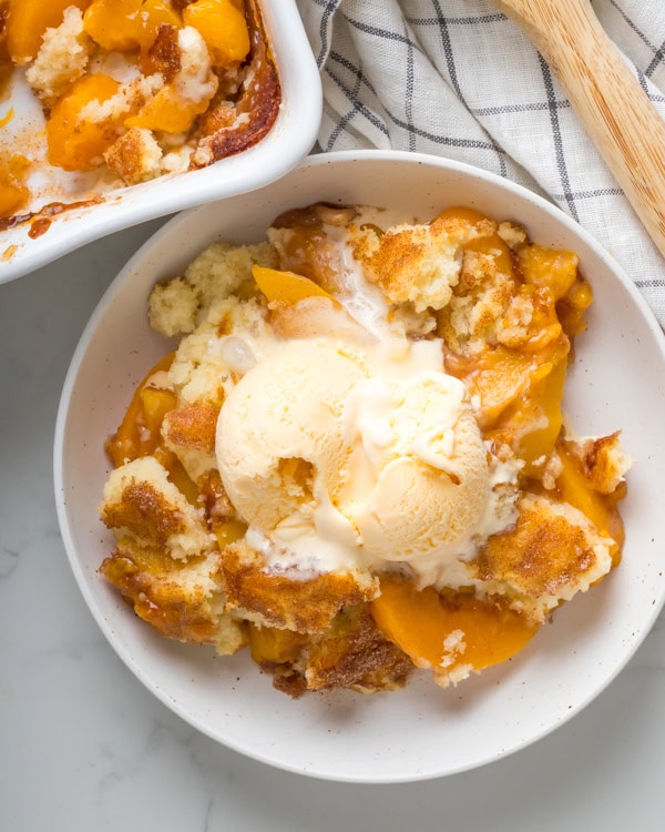 bisquick peach cobbler