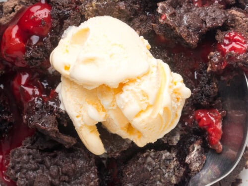 chocolate cherry dump cake