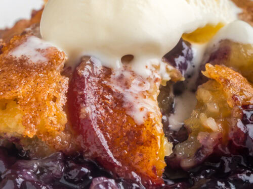 peach blueberry cobbler