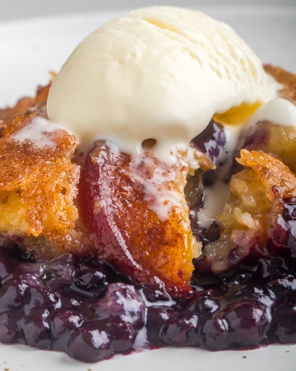 peach blueberry cobbler