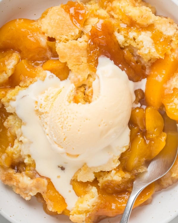 peach cobbler dump cake