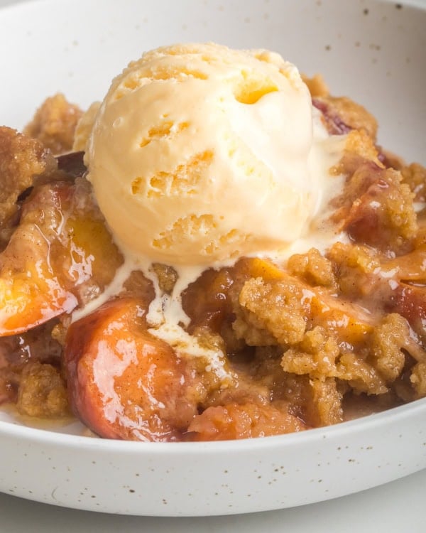 peach crumble