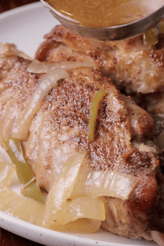 Step 4: Cooked crockpot turkey wings served with onion and green pepper gravy